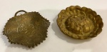 Bronze - Dois cinzeiros individuais, de bronze, feitios diferentes, década de 50.