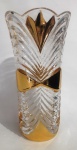 Belíssima jarra em cristal com lindas lapidações e detalhes à ouro, peça com grande requinte - Diâmetro: 12 cm / Altura: 24 cm