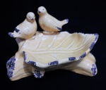 Comedouro de pássaros amarelo em cerâmica - Medidas: 20x14x12 cm
