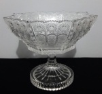 Fruteira de pé em cristal Bohemia com rica lapidações -Diâmetro: 18 cm e Altura: 16 cm
