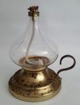 Linda lamparina decorativa em metal dourado e vidro - Altura: 13 cm - Lote com metal oxidado lote vendido no estado.