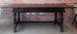 Bela mesa com duas gavetas em madeira - Medidas: 2,00x83x77 cm Lote com marcas do tempo, retirada do lote em Jacarepaguá com agendamento.