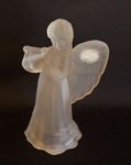 Anjo em vidro(pequeno bicado), para luminária, medindo 16,5cm de altura.