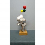 INOS CORRADIN, Equilibrista, escultura em alumínio , 37 x 12 x 11,5cm , assinada, com Certificado de Autenticidade.