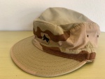 Boné / cap utilizado por sargento do exército  americano com camuflagem de deserto.