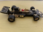 Antigo carro de F1 fabricado pela CORGI na Inglaterra. Lotus John player special scale 1/36.