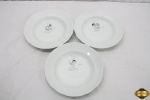 3 pratos de sopa em porcelana branca com pintura "Amar é". Medindo 19cm de diâmetro.