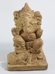 ARTE INDIANA - Antiga e muito pesada escultura de Deus Ganesha e ratinho em terracota. Séc.XIX - Med. 21 x 13 x 12 cm.