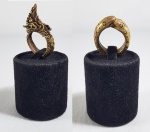 TAILÂNDIA - Dois antigos aneis amuletos serpentes NAGA em bronze. Aros 18 e 19. Séc.XIX /XX -  https://www.etsy.com/listing/679646347/phaya-naga-snake-ring-thai-amulet?ga_order=most_relevant&ga_search_type=all&ga_view_type=gallery&ga_search_query=thai+naga+ring&ref=sr_gallery-1-11&frs=1s