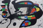 Litografia original do artista Miró, retirada da revista Derriere le Miroir , editada em 1967 na França (não assinada pelo artista), de folha dupla, medindo: 38 cm x 56 cm. Esta litografia pertenceu a Hansen Bahia que a colocou em paspatour, com marcas do tempo: 53 cm x 70 cm (só faltou emoldura-la).  'Derriere le Miroir' acompanhou cada exposição na Galerie Maeght em Paris, França. A primeira edição apareceu em 1946, The last # 253 da coleção em 1982. DLM nasce da paixão de Aime e Marguerite Maeght. As primeiras edições foram planejadas por Aime Maeght para serem difundidas entre um grande público, com litografias originais. 10.000 cópias foram impressas e distribuídas através de quiosques. Isto falhou completamente e as restantes cópias foram vendidas em peso para financiar a impressão da quarta edição, que foi impressa em apenas 1500 cópias e foi o catálogo da exposição George Braque na Galerie. Jacques Kober e René Char escreveram os textos. Este conceito foi continuado em edições posteriores, combinando grandes escritores com grandes artistas. Em 1947, Adrien Maeght, juntou-se à empresa de seus pais e auxiliou seu pai no layout e na execução. Os artistas criaram litografias originais para ilustrar o DLM. O Mourlot fez a impressão litográfica e o texto foi impresso pela Union nos números 4-115. De 116 a 148, DLM foi filmado nos estúdios de Aime Maeght. Desde 1960, uma edição "deluxe" foi publicada, em papel Arches, limitada a 150 cópias. Em 1964, Adrien Maeght criou a empresa de impressão ARTE, que projetou e imprimiu as edições 149-232. Todos incluíam litografias. Após a morte de Marguerite Maeght em 1977, os últimos números foram feitos na empresa de impressão Lion, com menos litografias. Alguns problemas foram reimpressos. Na edição 250, Aime Maeght queria prestar homenagem a todos aqueles que tinham seu nome associado ao DLM. Aime morreu em 1981 e o número 250 se tornou uma homenagem a Marguerite e Aime Maeght por trinta e cinco anos de amizade com os artistas e poetas.