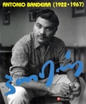 ANTONIO BANDEIRA - Este livro, de caráter retrospectivo, reúne 60 pinturas e desenhos de coleções públicas e privadas, produzidas entre as décadas de 1940 a 1960, além de documentos, fotografias e objetos pessoais. Destaca-se ainda a presença inédita e rara da coleção de têmperas e aquarelas pertencente ao colecionador alemão Werner Arnhold, que ficou durante décadas guardada em Paris - Formato 27 x 22 cm / 104 páginas.