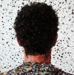 Vick Muniz - Obra Incompleta - Abrange os diversos períodos de criação do artista plástico brasileiro Vik Muniz, reconhecido mundialmente por sua originalidade em obras que utilizam materiais tão diversos - e inusitados - como arame, terra, chocolate ou açúcar. Encadernação em capa dura com sobre capa, formato 28 x 28 cm, 300 páginas.