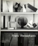 FRANZ WEISSMANN - Esta obra analisa cinqüenta anos de atividade de franz Weissmann, nascido na Áustria em 1911. Seu estudo se inicia com a emblemática escultura Cubo vazado, de 1951, e contempla até a produção atual do artista, detendo-se, ainda, na adoção de cânones expressionistas, na década de 60 - Livro em formato 28x23cm, ilustrado, 127 págs.