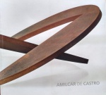Catálogo da exposição "Amilcar de Castro - Esculturas e Desenhos", realizada em 2005, na Paulo Darzé Galeria de Arte (Salvador-BA). Impressão de excelente qualidade gráfica. Exemplar de acervo pessoal, bem conservado, sem marcas de manuseio. Encontra-se à venda conforme fotos e descrição acima. Dimensões: 21 x 22 cm, 63 páginas, 2005.