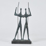 Bruno Giorgi  (1905 /1993)  Candangos  Magnífica Escultura estilo contemporâneo em bronze cinzelado e patinado, apoiada sobre base base em granito preto. Altura 45 cm.Assinada.