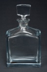 MOSER- Elegante garrafa para Whisky, em grosso cristal azulado da República Checa. Med: 23 x 13 x 8 cm