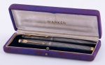 COLECIONISMO, PARKER - Conjunto de caneta tinteiro e lapiseira norte-americana em prata sterling 925 mls e detalhes em plaquedor, acompanha estojo original.