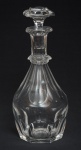 BACCCARAT - Elegante licoreira em cristal francês translúcido com celo da cristaleria no fundo. Med.: 30 cm.