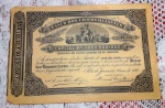 Apólice nº 00.445 do BANCO DOS COMMERCIANTES no valor de 100 mil Réis datada de janeiro de 1890. Mede 19 x 27,5 cm.