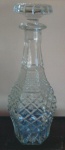 RENÉ LALIQUE  Magnífica Licoreira Francesa em cristal lapidado e gomado. Med.: 32 cm, assinada.