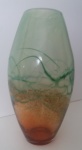 ENZO  BERTALOCCI  Belíssima Floreira Italiana em cristal de Murano, nas cores verde / pastel, laranja. Med.: 34 cm, assinada.