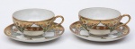 Par de xícaras para chá em fina porcelana Japonesa, pintadas á mão com motivos de flores e douração.
