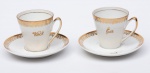 Par de xícaras para cafezinho em antiga porcelana nacional ( Marca Real), com frisos dourados , lembranças - ( EU e VOCÊ ).