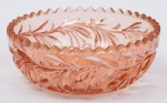 Bowl em vidro artístico  na cor pêssego com ramagens e frutos . Med: 0,16 x 0,05 cm.