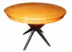 Mesa de jantar para 04 lugares com base em madeira  ebanizada. (desgastes) med. 76 x1,10 cm