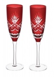 Par de belissímas taças para Champagne, ricamente lapidadas e em tom vermelho. Peças em excelente estado e sem uso