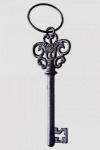 Grande chave decorativa em ferro fundido. Medida 8,5cmx2,7cmx23,5cm.