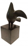 CESCHIATTI - Linda escultura em bronze representando pomba, medindo: 53 cm alt.