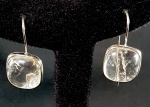 Brincos em prata de lei com cabuchons em cristais de rocha. Med. 4 cm.