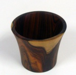 Pequeno vaso em madeira nobre polido 12x14cm da eco chic design