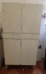 Armário de madeira nobre revestida por fórmica circa 70 - Med. 80cm x 32cm x 160cm