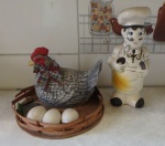 Cesto de Galinha com ovos no estado e estatueta de chef em cerâmica com 26cm altura,