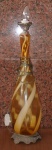 Luminária em vidro de murano na forma de grande garrafa na cor amarela com faixa degradée. Base e bocal em bronze. Alt 61 cm