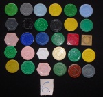 COLECIONISMO - Lote com 30 fichas de coletivos em tamanhos, formatos e cores diversos