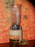 Liquidificador Walita  década de 60  copo de vidro ( funcionando / sem a tampa)