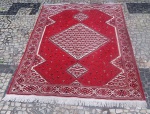 Tapete marroquino. (desgastes) med. 1,40 x1,96 cm