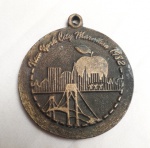 numismática - medalha da maratona de nova york de 1982