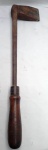 Ferramenta - antigo martelo de solda para maçarico -  Cabo em madeira. Oriundo da Rede Ferroviária. Medindo 47,5 cm e super pesado