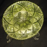 carnival glass - Lindo Presentoir em  vidro artístico no padrão esberard no tom verde limão. medindo 19 cm diâmetro