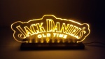 Luminoso Mesa Promocional Whisky JACK DANIEL´S, LED, funcionando (c/ fonte); aprox. 22 x 9cm