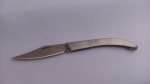 Canivete Inox Design Curvado, Inscrição Oriental; aprox. 15,5 x 1,5cm, sem uso, conservado