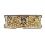 Talha em madeira policromada e dourada com anjos evolutas em relevo. Portugal, Séc. XVIII. 40 x 25 cm.