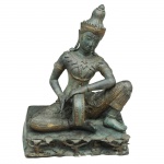 Buda em bronze ricamente cinzelado. India, principío do séc XIX. 34 X 26 X 18 cm.