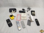 Lote diverso composto de controle do Nintendo Wii, agenda digital, calculadora, etc.