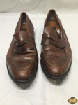 Lindo sapato masculino Italiano na cor marrom tamanho 39 . Em perfeito estado.