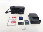Camera Fotografica Digital Sony DSC-H55 14.1MP com Cartao de memória 4G e 2 baterias. Acompanha carregador, adaptador de Cartão SD e bolsa para transporte da câmera. Funcionando Perfeitamente.